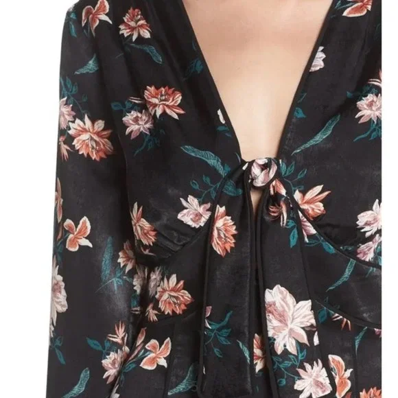 Reposhed! Chelsea28 Black Tie Knee Length Floral Dress - Picture 5 of 11